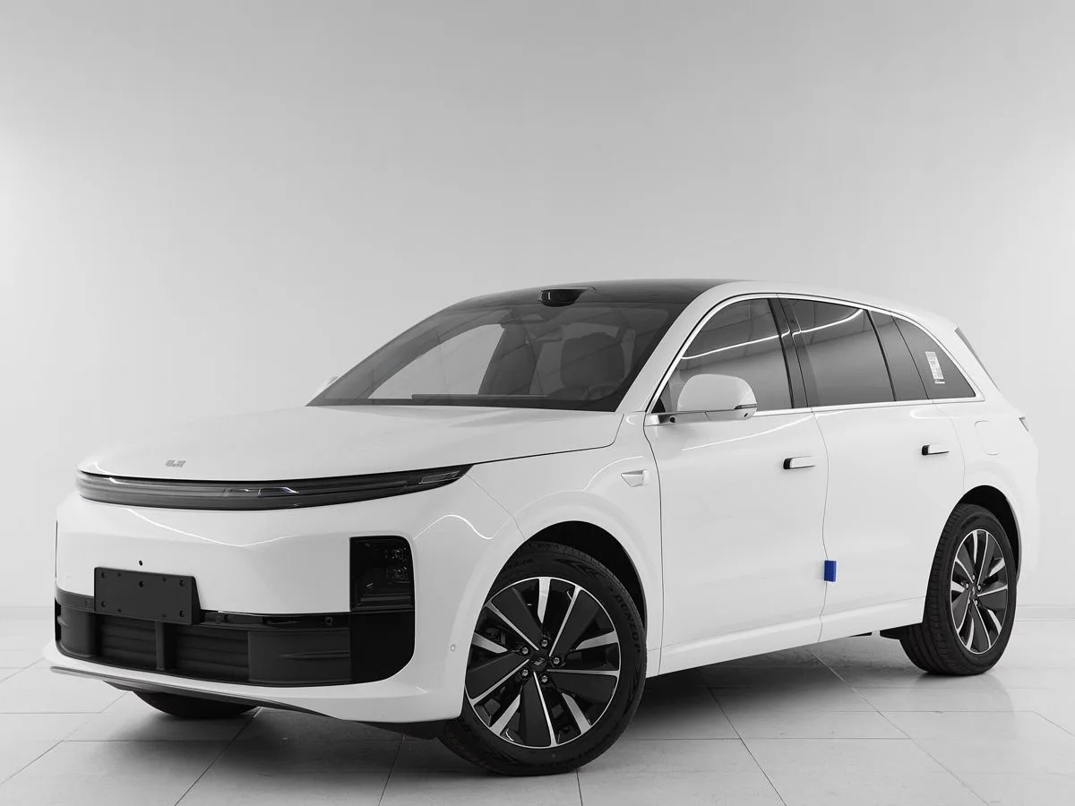 Li Auto (Lixiang), L6, 1.5 л., АТ, 2025 г., 6 км, фото 1