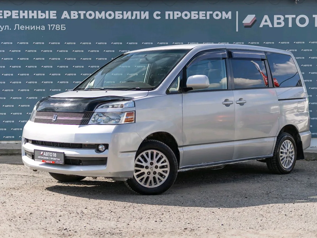 Toyota, Voxy, 2.0 л., АТ, 2004 г., 304 439 км, фото 1