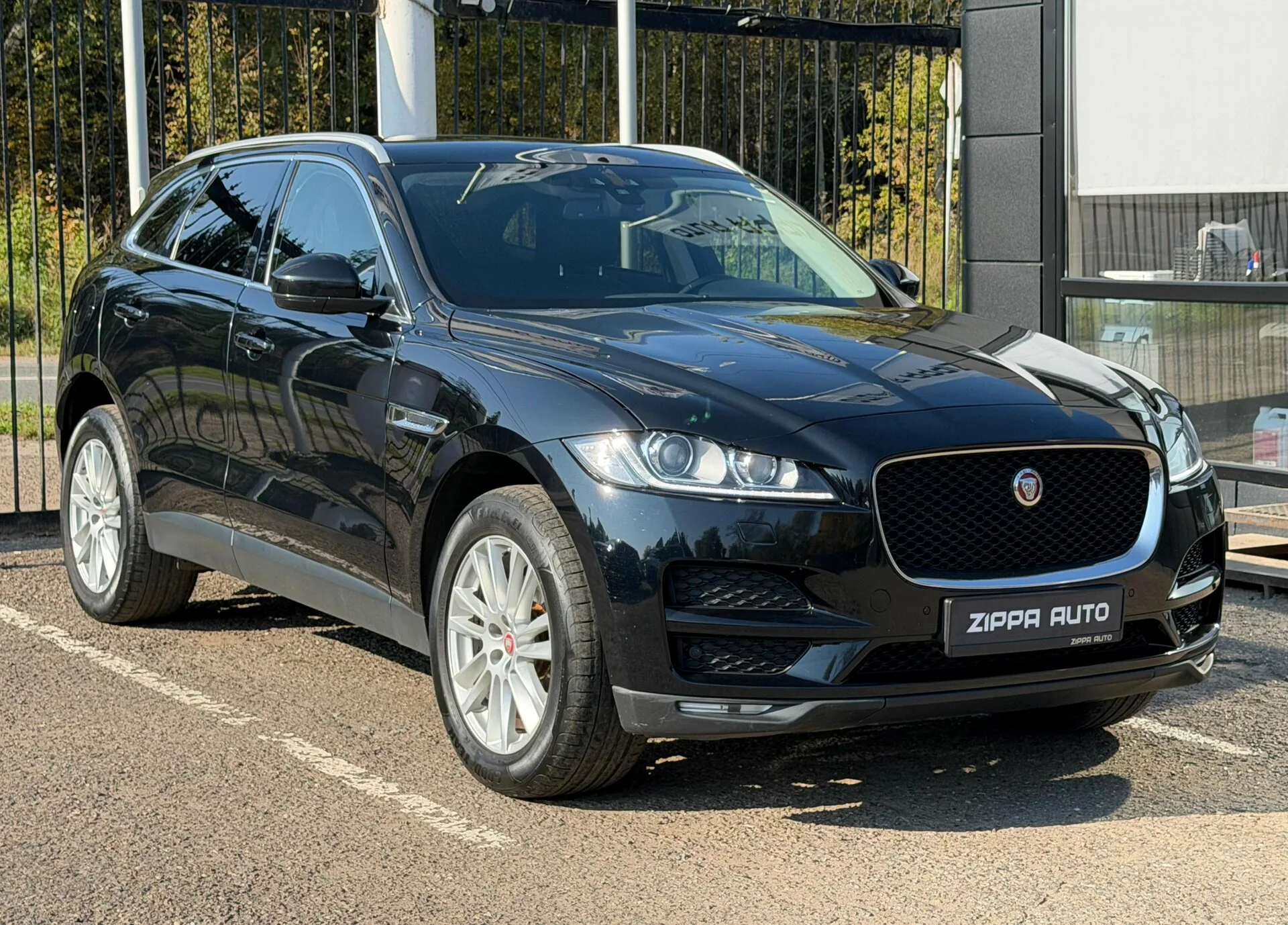 Jaguar, F-Pace, 2.0 л., АТ, 2017 г., 228 308 км, фото 1