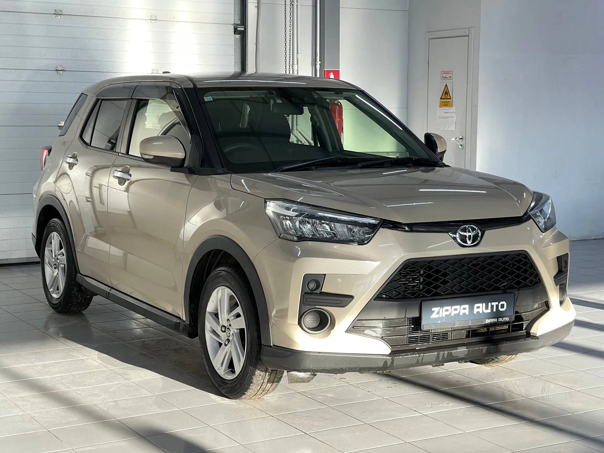 Toyota, Raize, 1 л., CVT, 2020 г., 86 773 км, фото 1