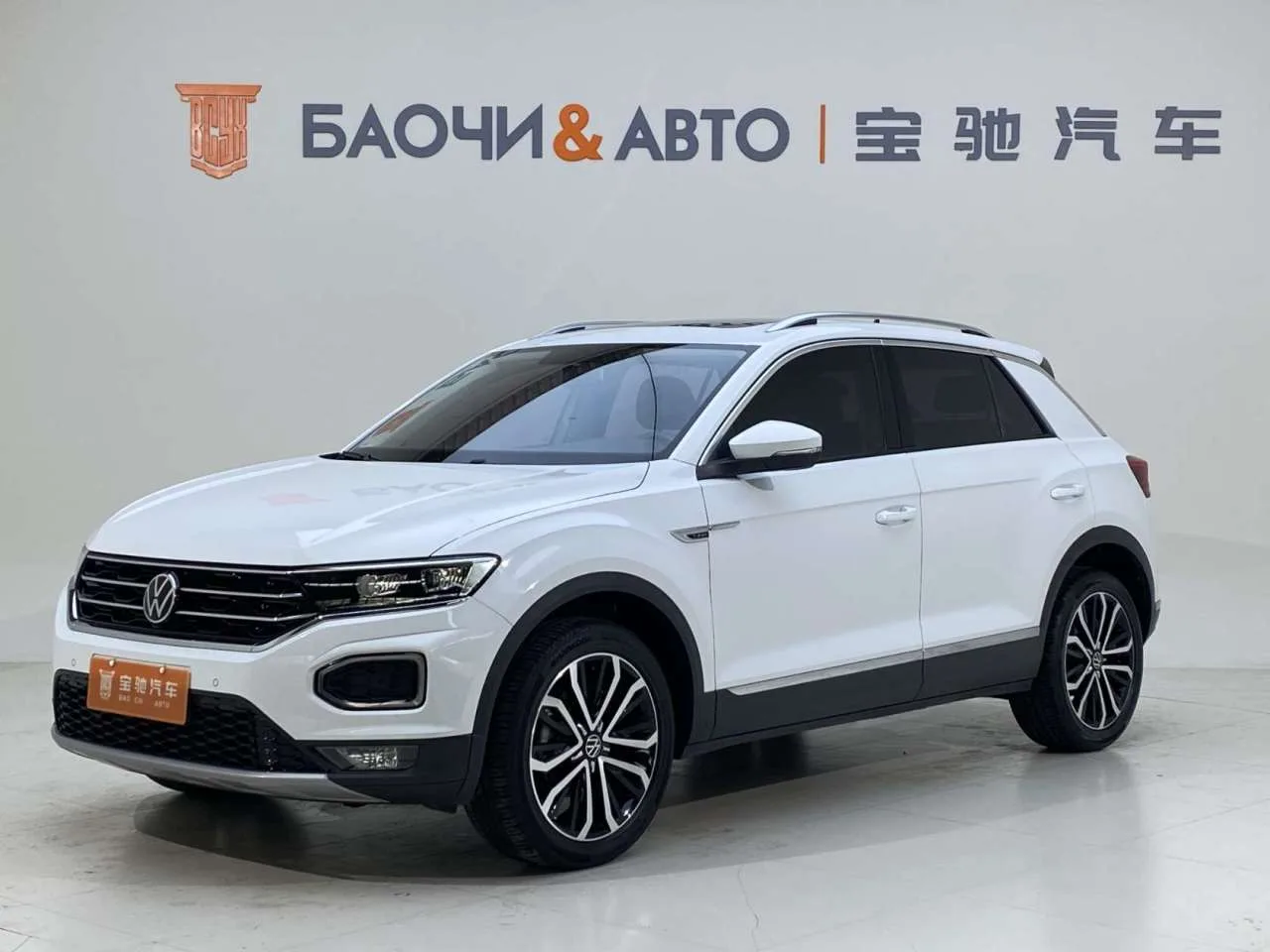 Volkswagen, T-Roc, 1.4 л., АТ, 2022 г., 27 900 км, фото 1