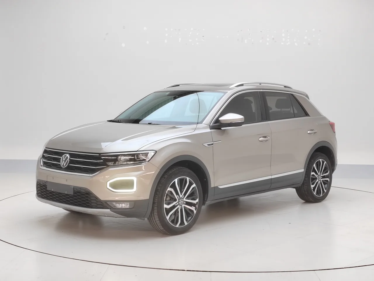 Volkswagen, T-Roc, 1.4 л., АТ, 2022 г., 54 300 км, фото 1