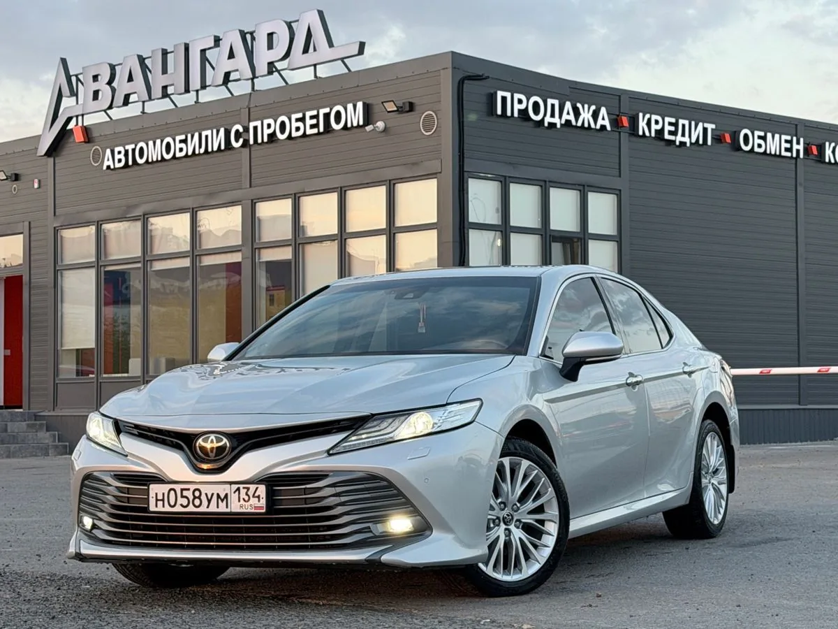 Toyota Camry 2.5 AT (181 л.с.), 2018, фото 1