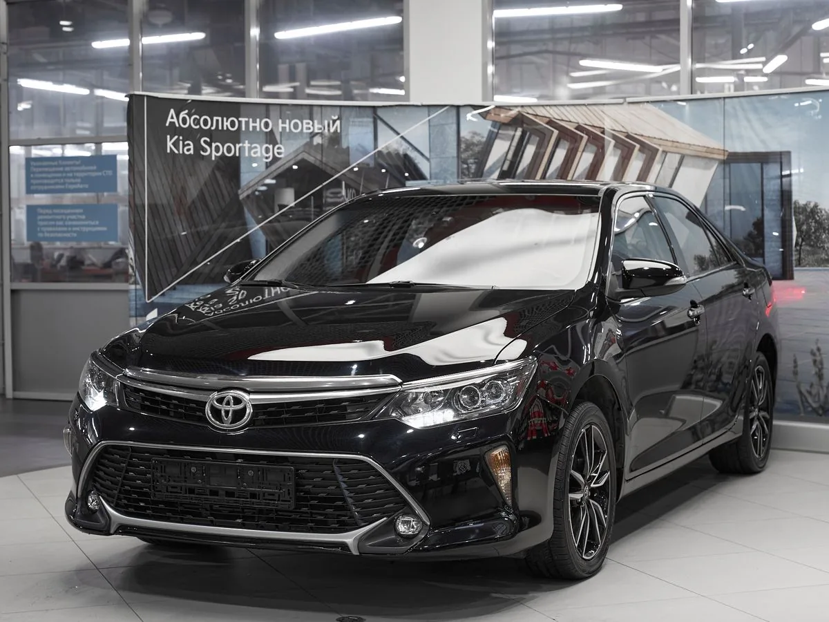 Toyota Camry 2.5 AT (181 л.с.), 2017, фото 1