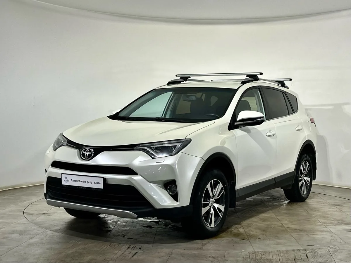 Toyota RAV4 2.0 CVT (146 л.с.) 4WD, 2017, фото 1
