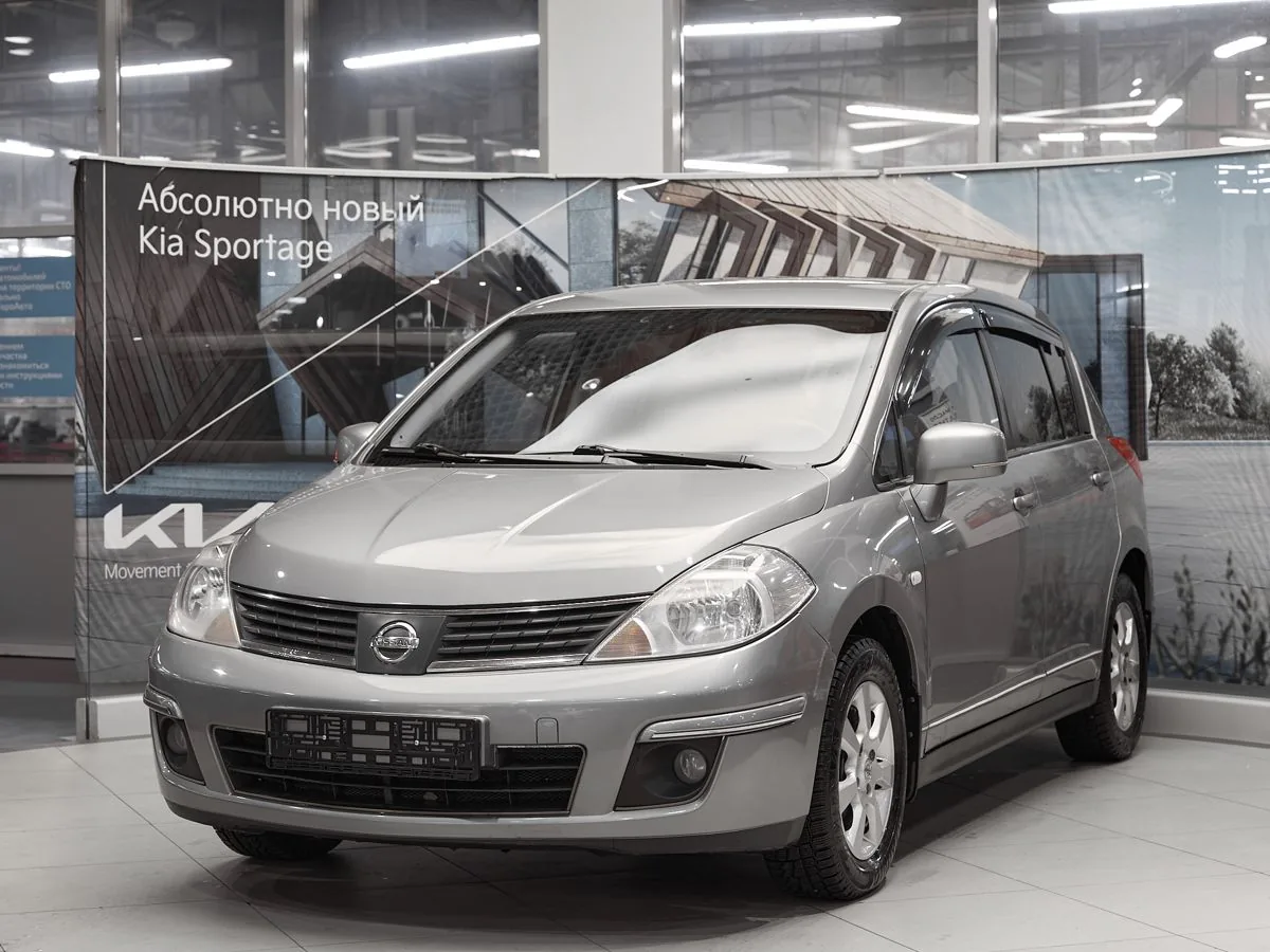 Nissan Tiida 1.6 AT (110 л.с.), 2010, фото 1