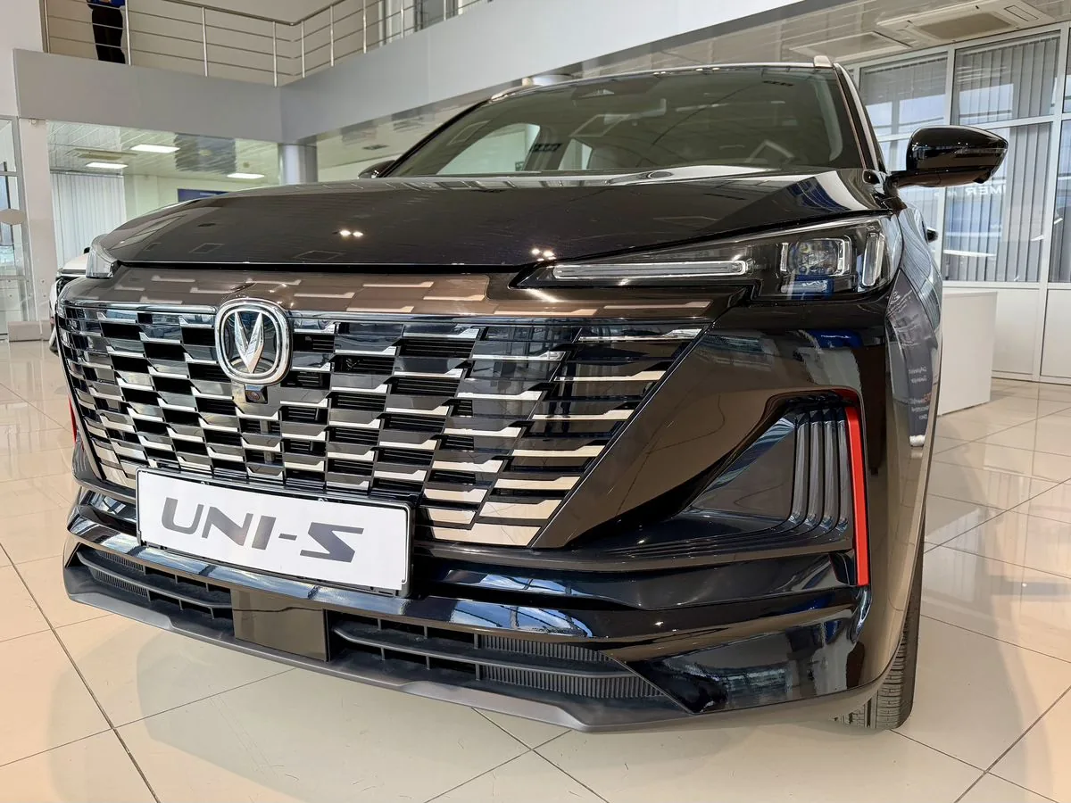 Changan UNI-S 1.5 AMT (181 л.с.), 2025, фото 1