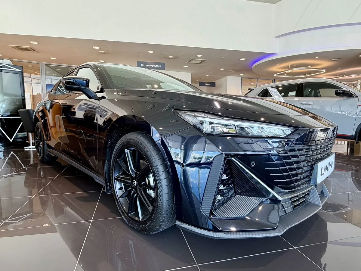 Changan UNI-V 1.5 AMT (181 л.с.), 2024, фото 1
