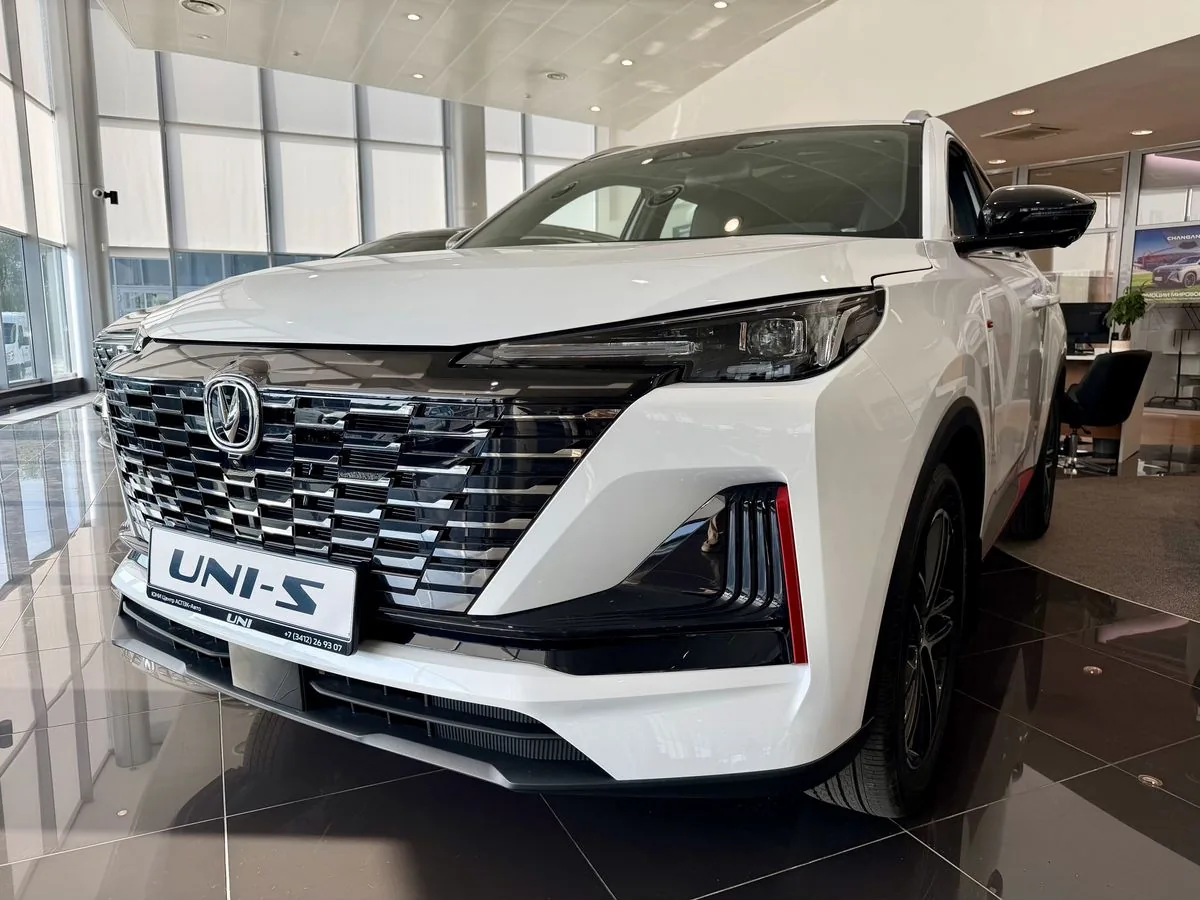 Changan UNI-S 1.5 AMT (181 л.с.), 2025, фото 1