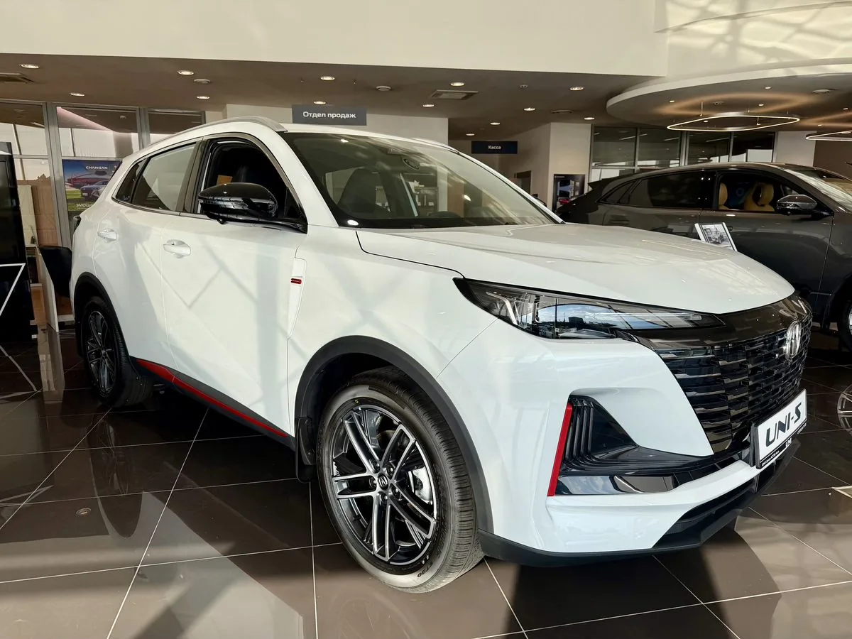 Changan UNI-S 1.5 AMT (181 л.с.), 2025, фото 1