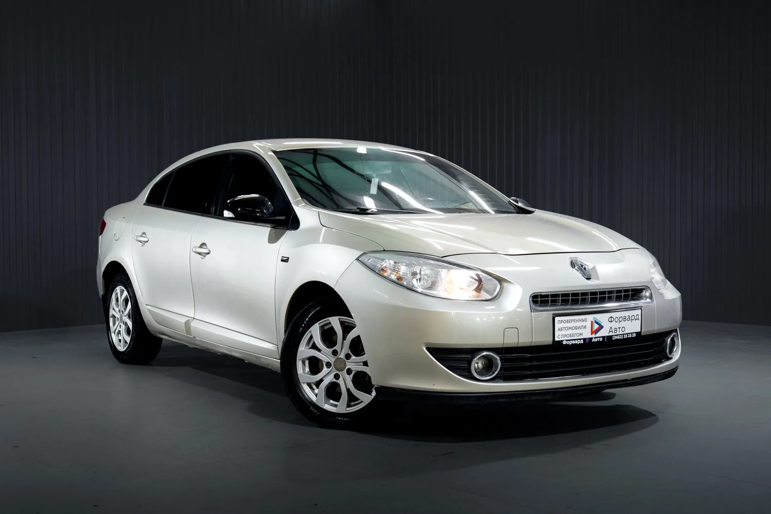 Renault Fluence 1.6 MT (106 л.с.), 2012, фото 1