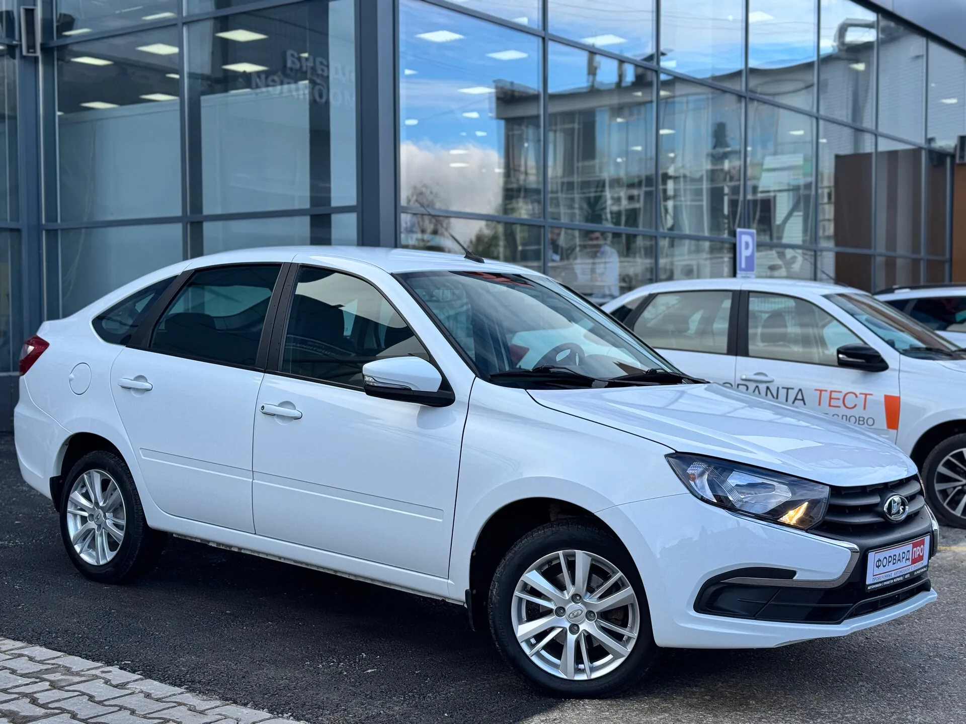 Lada (ВАЗ) Granta 1.6 MT (106 л.с.), 2024, фото 1