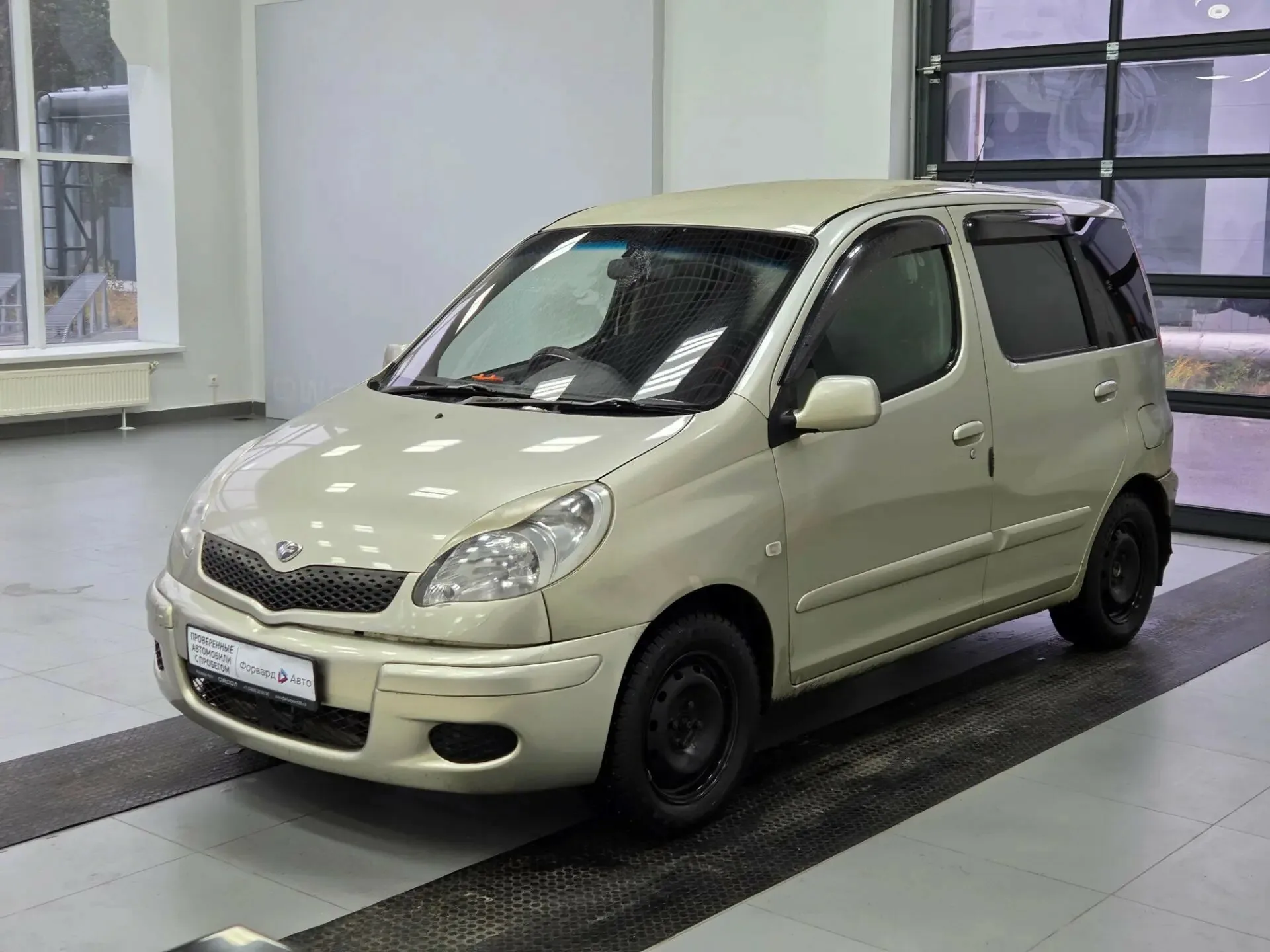Toyota FunCargo 1.3 AT (88 л.с.), 2004, фото 1