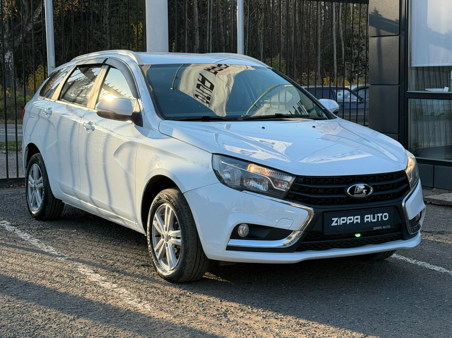 Lada (ВАЗ) Vesta SW 1.6 MT (106 л.с.), 2021, фото 1