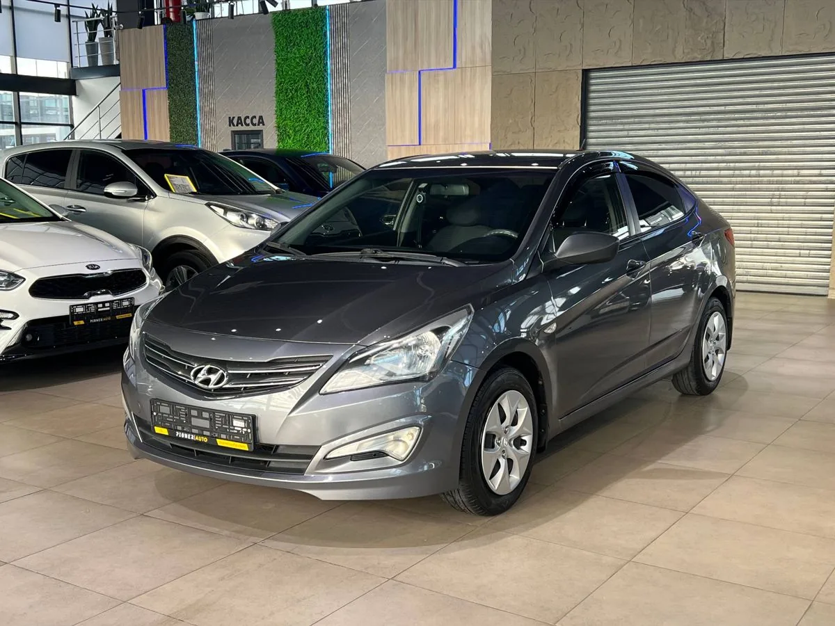 Hyundai Solaris 1.4 MT (107 л.с.), 2015, фото 1