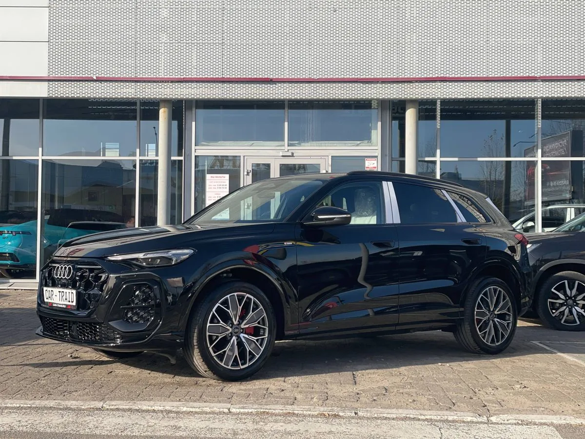 Audi Q5 L 2.0 AMT (204 л.с.) 4WD, 2025, фото 1