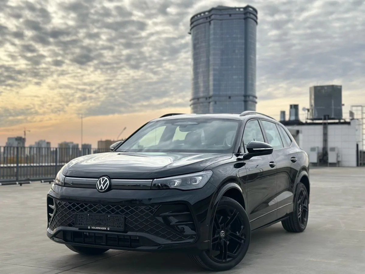 Volkswagen Tiguan L Pro 2.0 AMT (220 л.с.) 4WD, 2026, фото 1