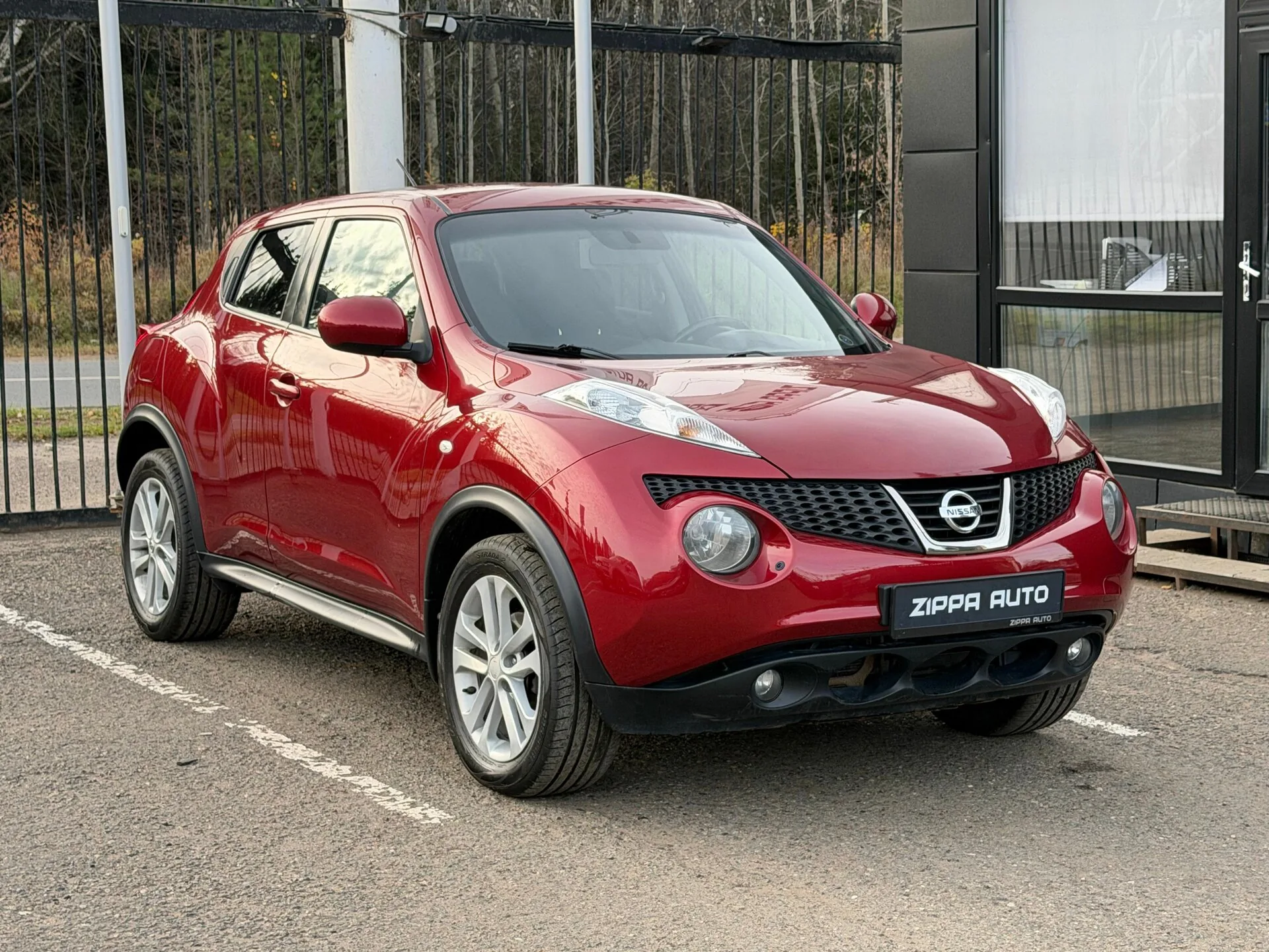 Nissan Juke 1.6 CVT (117 л.с.), 2011, фото 1