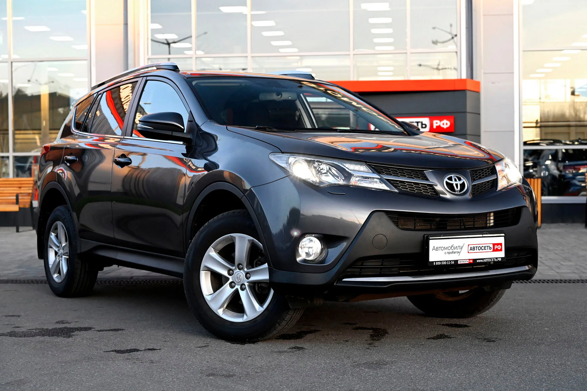 Toyota RAV4 2.0 4WD CVT (146 л.с.), 2013, фото 1