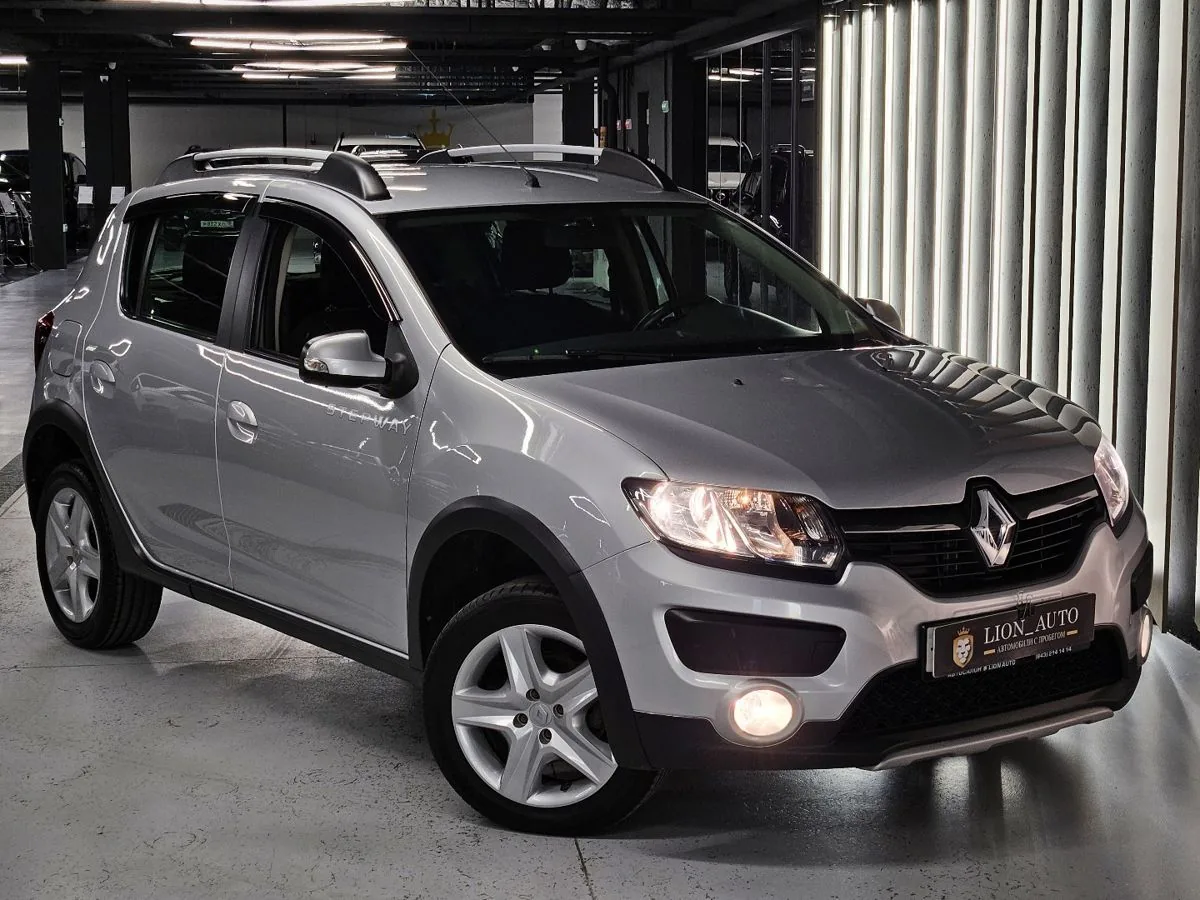 Renault Sandero Stepway 1.6 AT (102 л.с.), 2017, фото 1