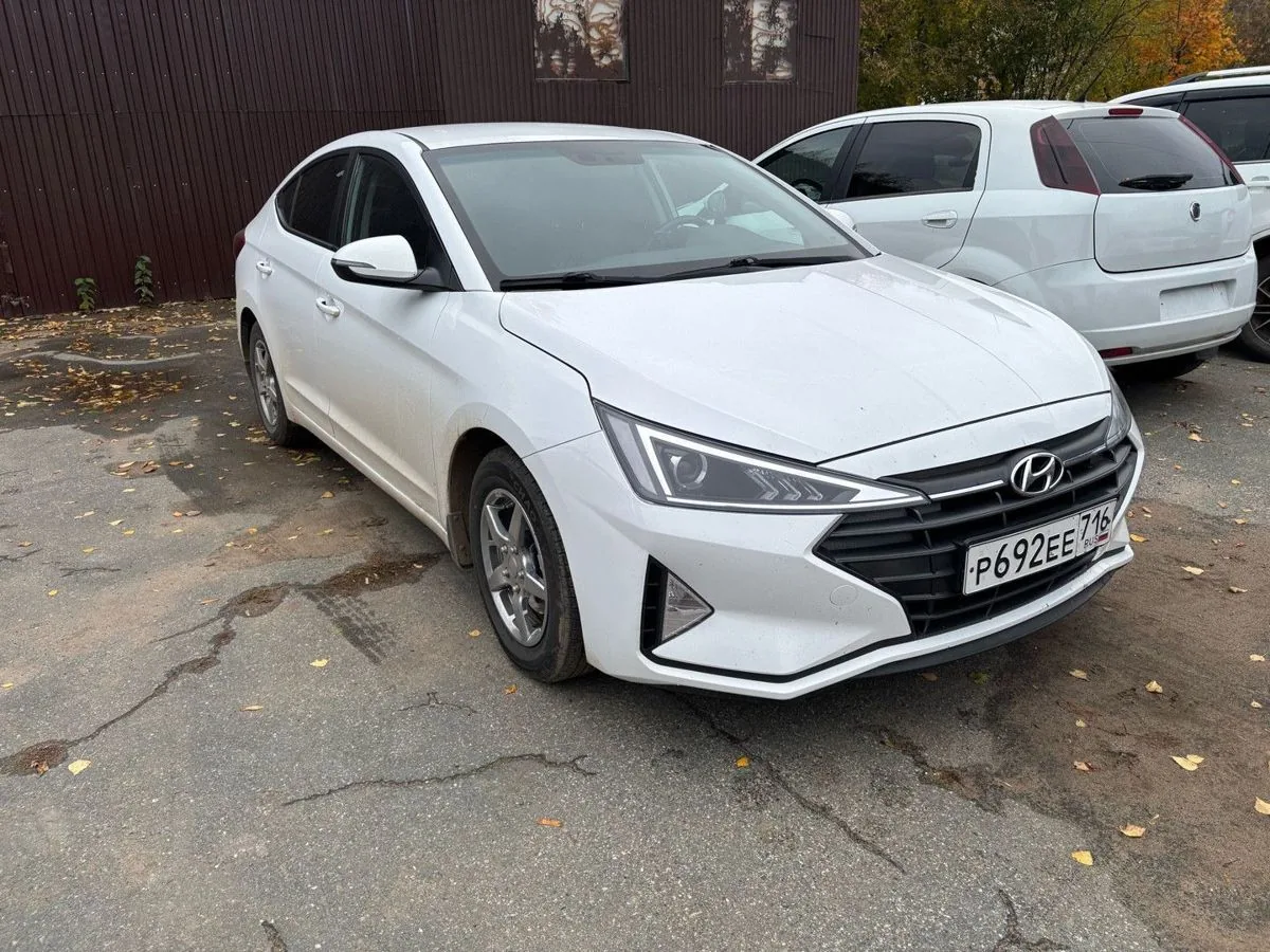 Hyundai Elantra 1.6 MT (128 л.с.), 2019, фото 1