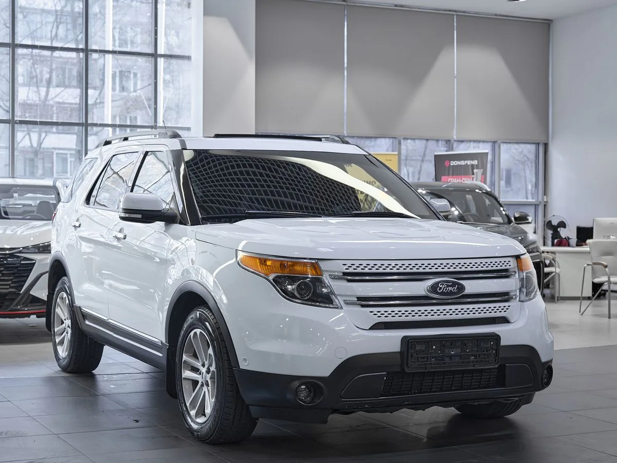 Ford Explorer 3.5 AT (249 л.с.) 4WD, 2015, фото 1