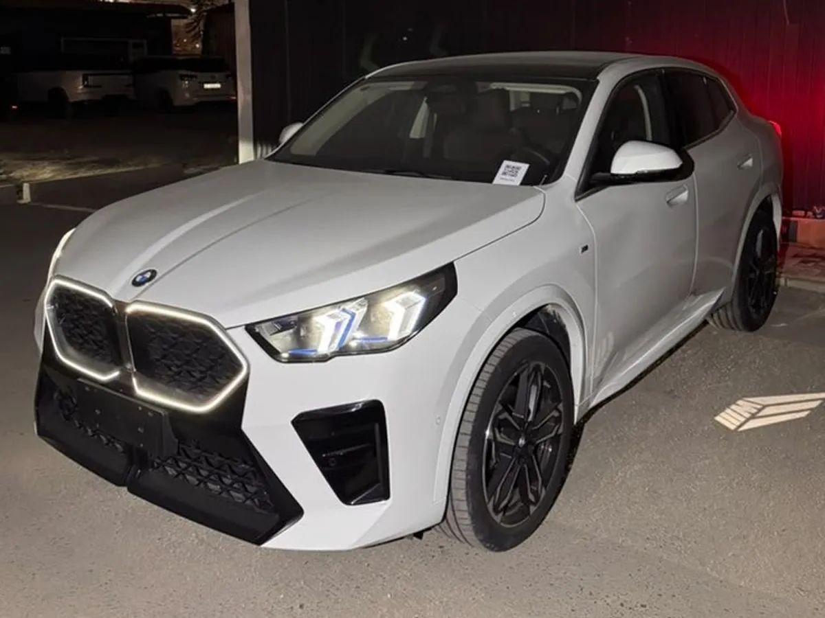BMW X2 sDrive25i 2.0 AMT (204 л.с.), 2024, фото 1