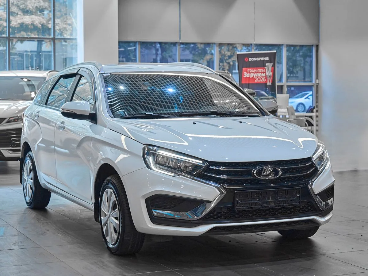 Lada (ВАЗ), Vesta, 1.6 л., МТ, 2024 г., 24 900 км, фото 1